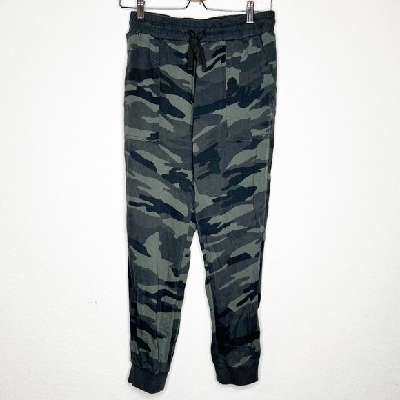 SPLENDID Classic Camo Joggers - Picture 2 of 5